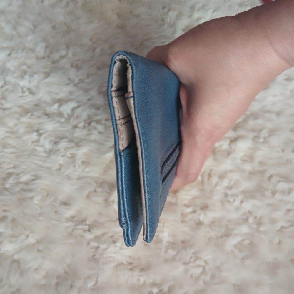 💎 RELIC Womrn's Blue Bicycle Appliqué Women's Wallet - Floral Accent - Picture 4 of 6